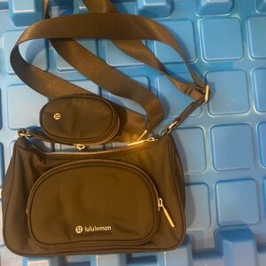 Lululemon cross body with nano